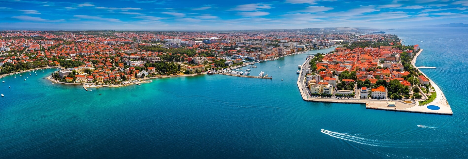 Zadar Kroatien Luftaufnahme vom Meer aus