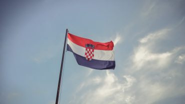 Kroatische Flagge Wehend im Wind Kroatien