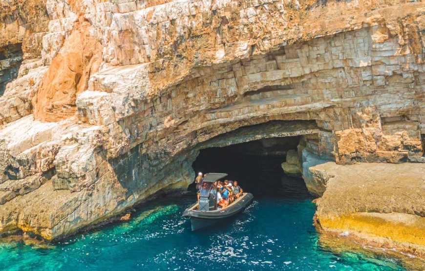 Trogir oder Split: Tagestour Blaue Grotte und Insel Hvar