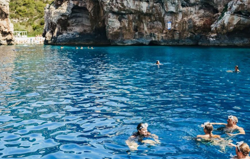 Split: Blaue Grotte, Vis & Hvar – Tagestour per Speedboot