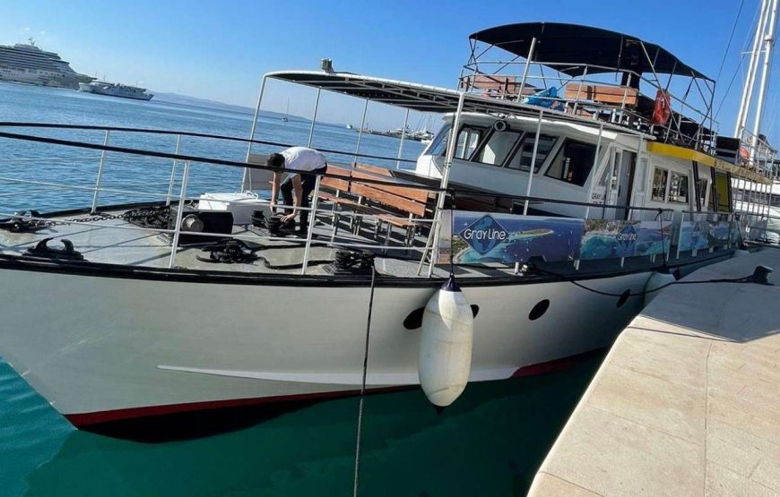 Split: Blaue Lagune, Schiffswrack und Šolta-Kreuzfahrt mit Mittagessen