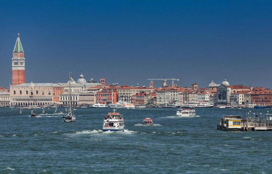 Rovinj: Bootsfahrt nach Venedig mit Tages/One-Way-Option