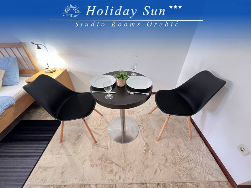 Holiday Sun Dining Area
