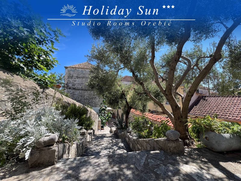 Holiday Sun Garden Stairs