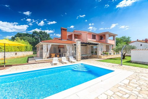 Ferienhaus Kroatien mit Pool am Meer günstig